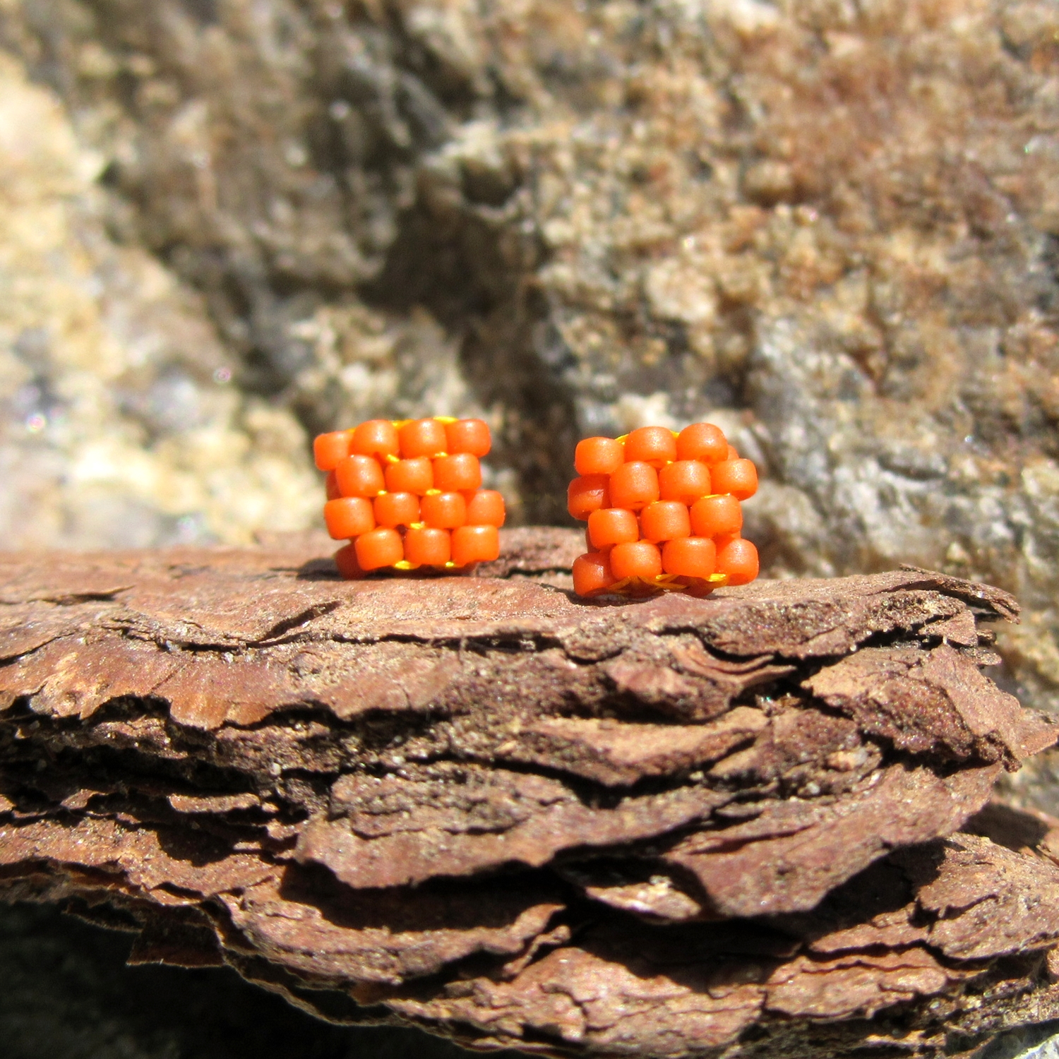 małe pomarańczowe kolczyki sztyfty stal chirurgiczna