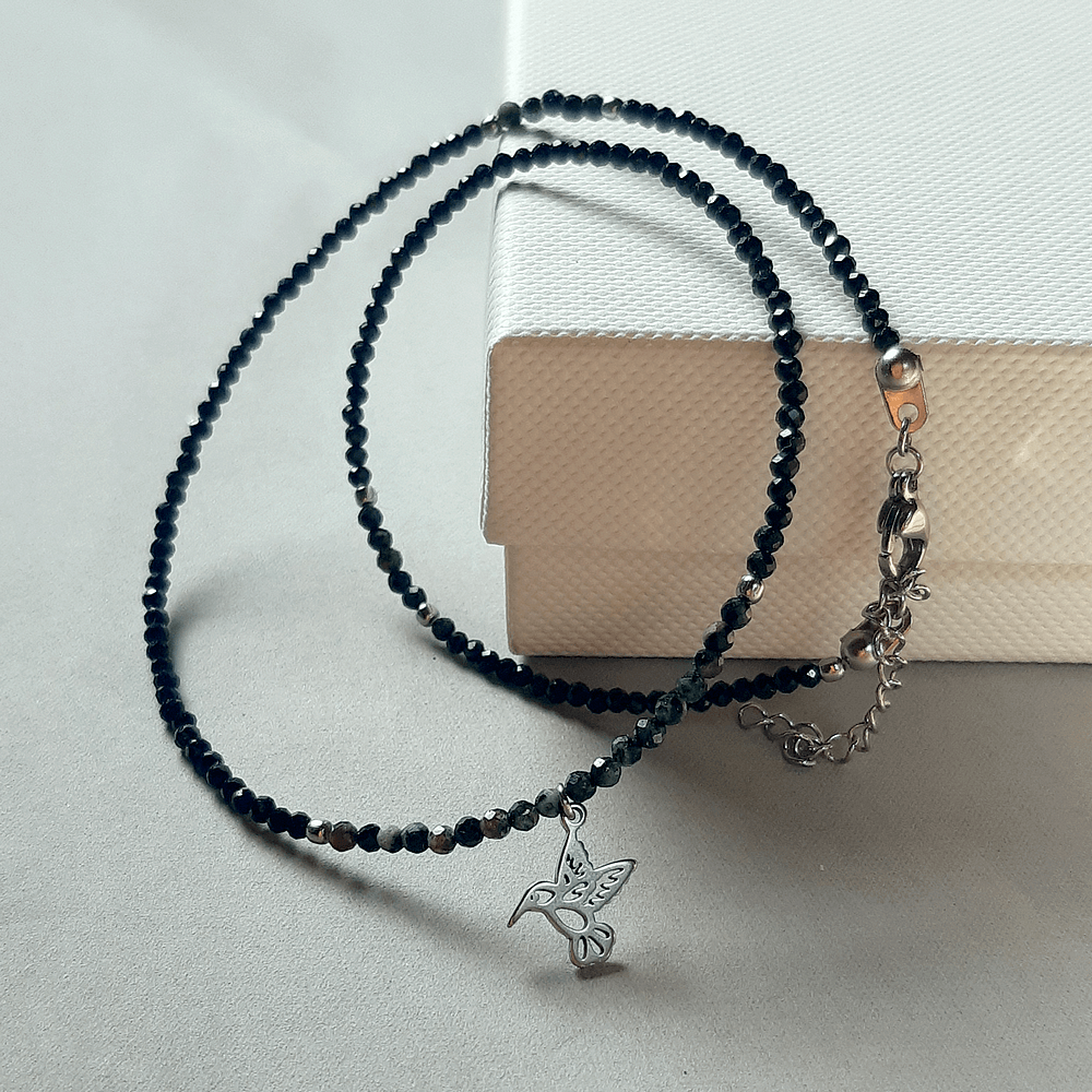 naszyjnik z kamieni naturalnych z zawieszką