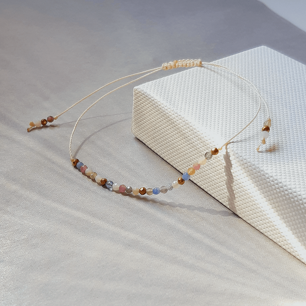 bransoletka na sznurku z drobnych kamieni naturalnych turmalin opal jadeit