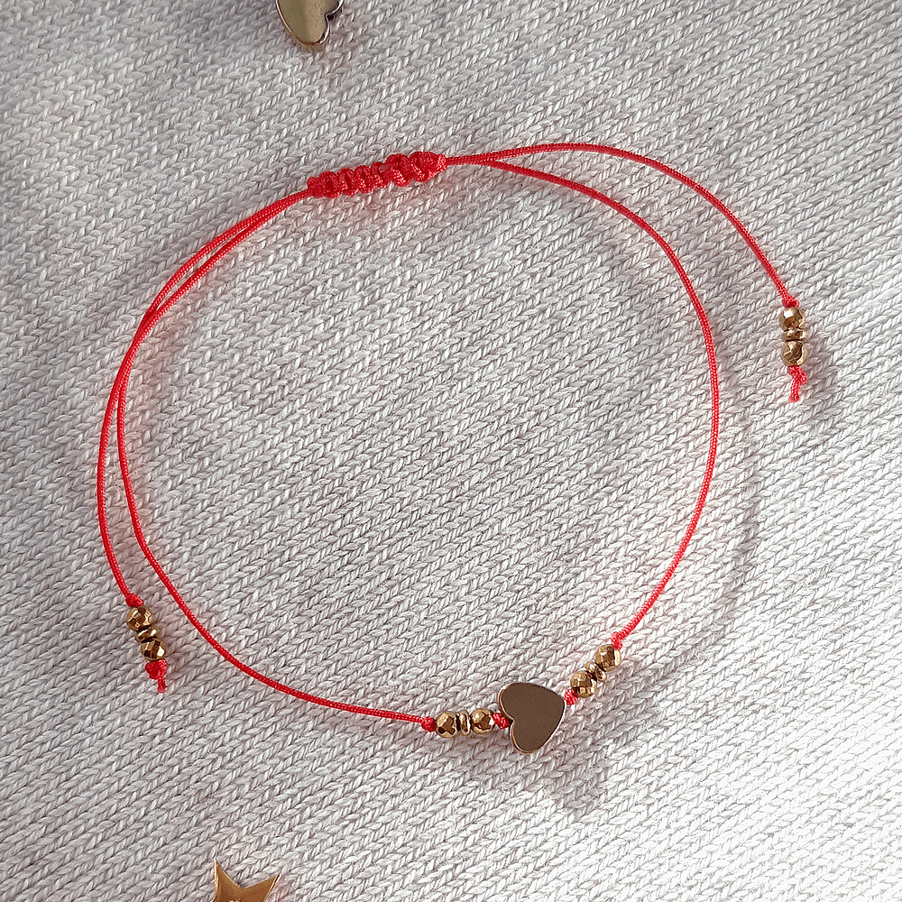 bransoletka z sercem na czerwonym sznurku walentynki