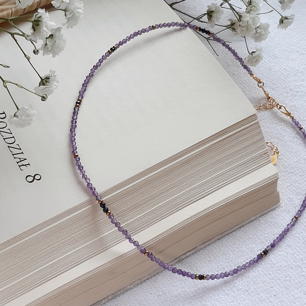 naszyjnik choker z fioletowych kamieni