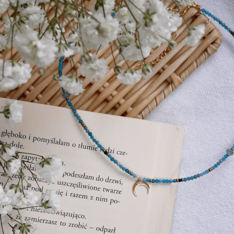 naszyjnik choker apatyt z zawieszką księżycem