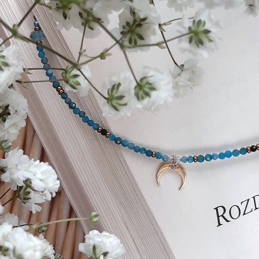 naszyjnik choker apatyt z zawieszką księżycem
