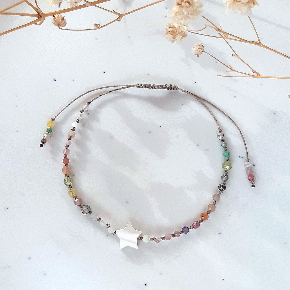 Kolorowa bransoletka z gwiazdką z masy perłowej